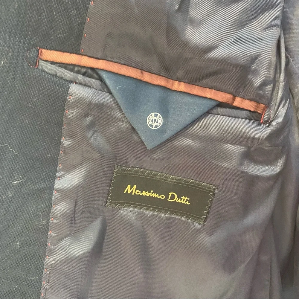 Massimo Dutti Men's Navy Blazer Size 48